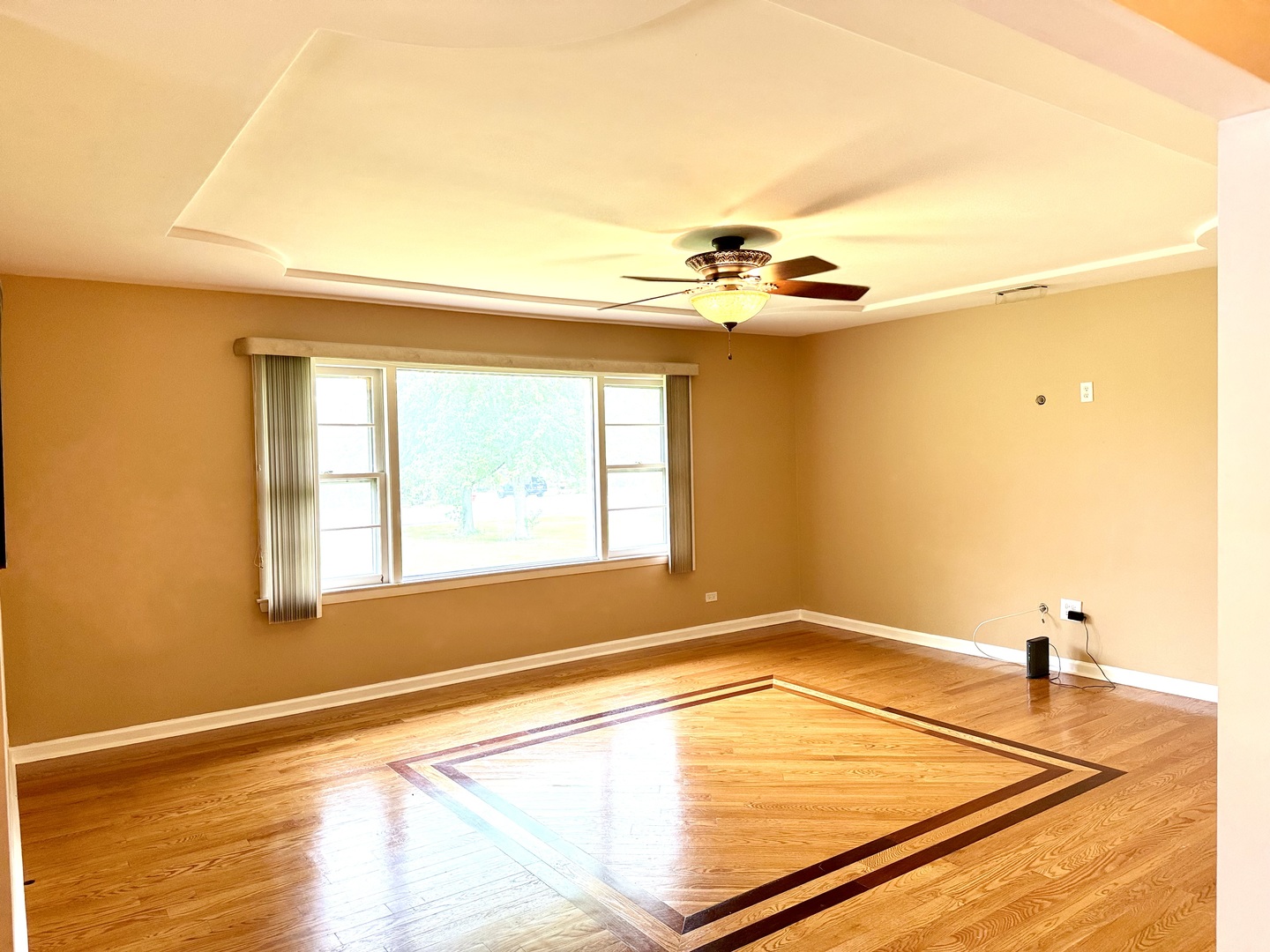 1570 Church Road Aurora, IL 60505 - Photo 4 of 24 Gallery Image 4