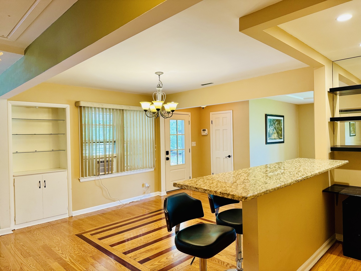 1570 Church Road Aurora, IL 60505 - Photo 8 of 24 Gallery Image 8