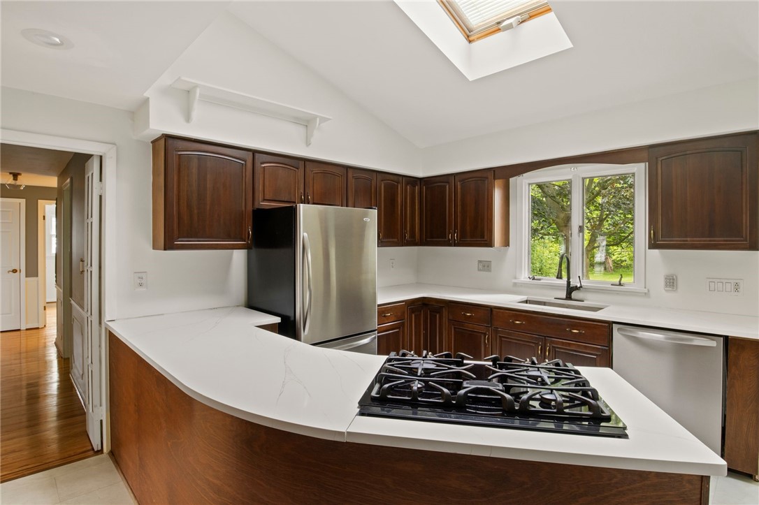 38 Moroa Drive Irondequoit, NY 14622 - Photo 8 of 27