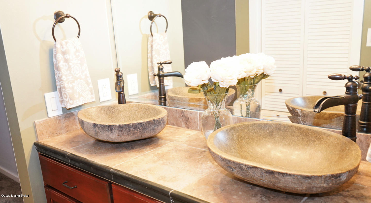 313 Blue Ridge Road Louisville, KY 40223 - Photo 15 of 41 Master Bathroom