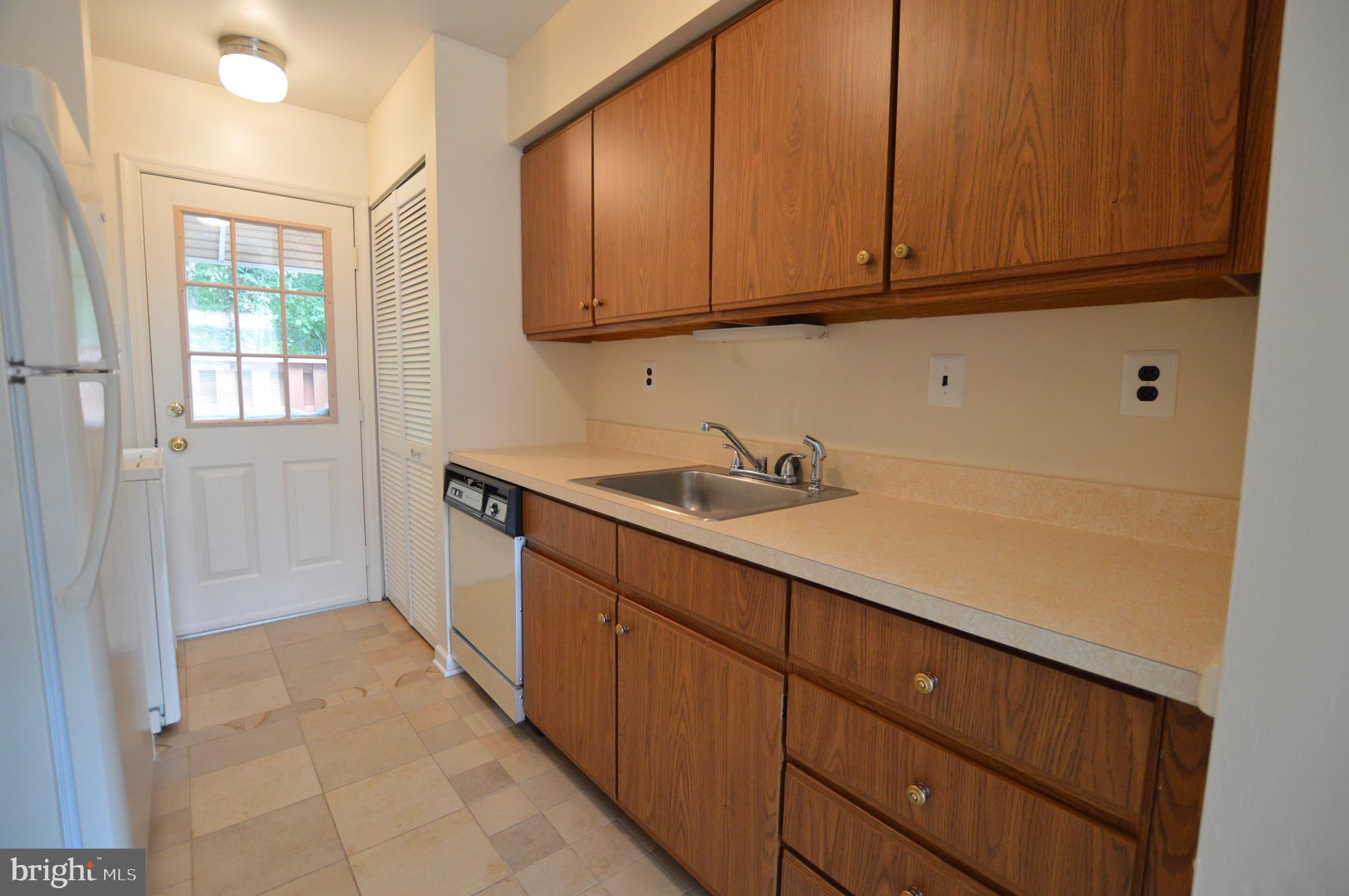 315 Ripka Street, Unit I Philadelphia, PA 19128 - Photo 10 of 22 Kithen