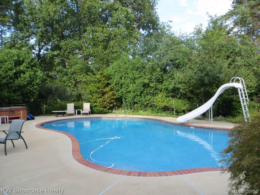 4123 Stoneleigh Road Bloomfield Hills, MI 48302 - Photo 36 of 36 Stone Pool.jpg