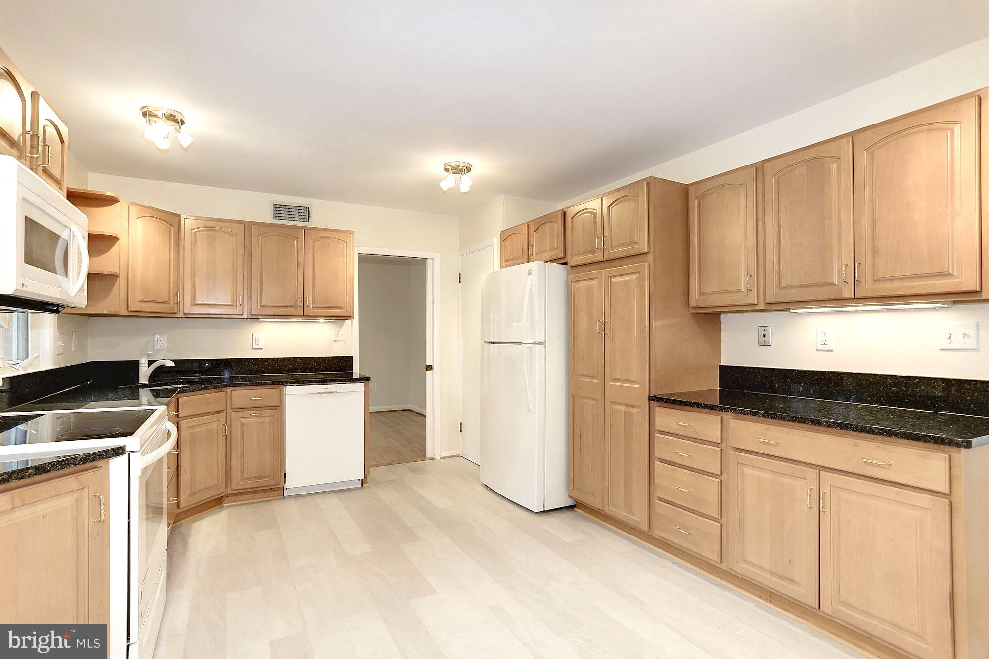 10822 Braeburn Road Columbia, MD 21044 - Photo 4 of 30 Kitchen