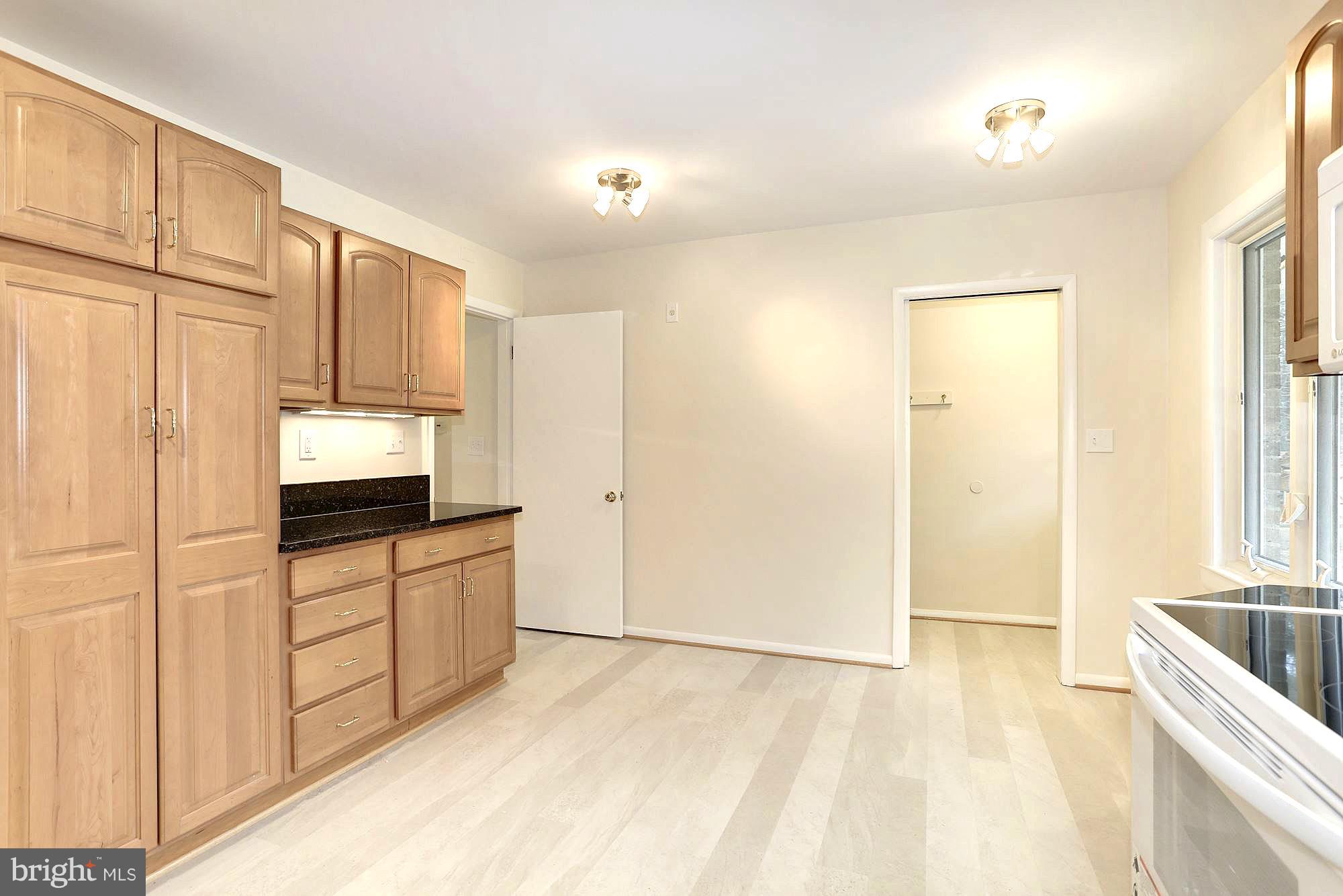 10822 Braeburn Road Columbia, MD 21044 - Photo 5 of 30 Kitchen