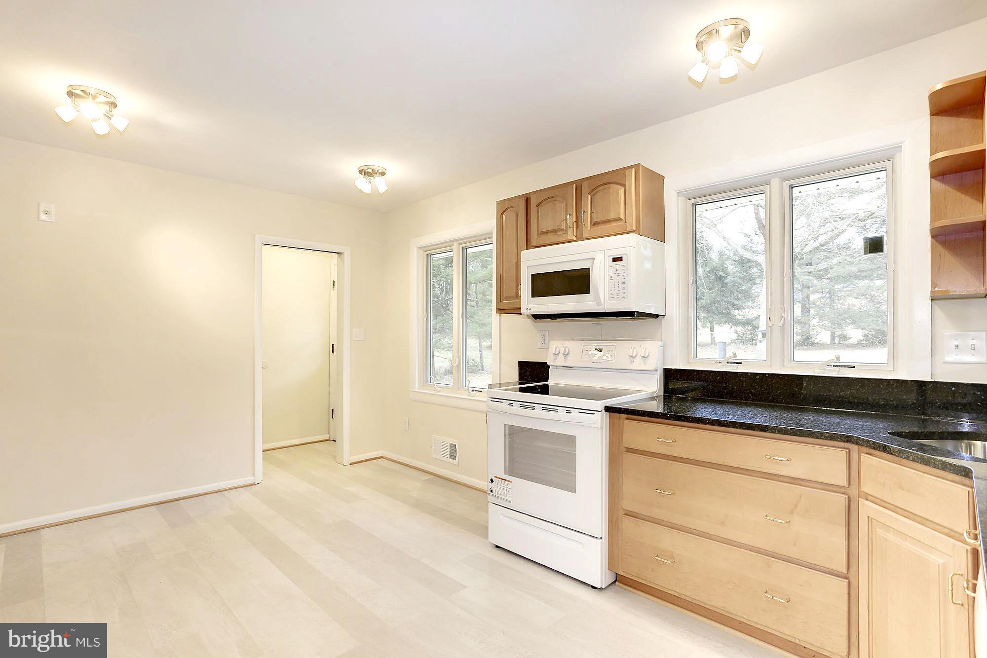 10822 Braeburn Road Columbia, MD 21044 - Photo 6 of 30 Kitchen