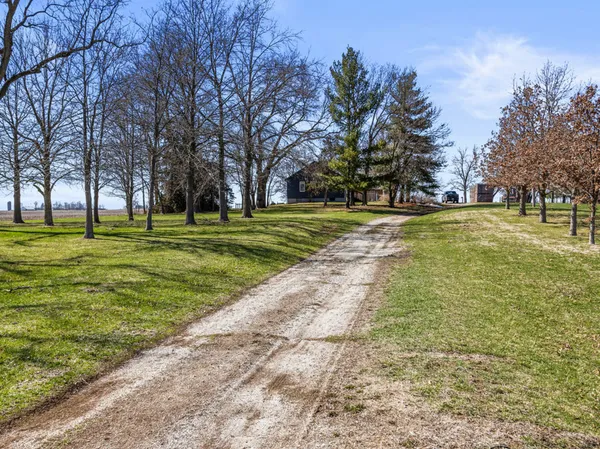 $185,000 | 3335 County Road 300 East, Foosland, IL 61845