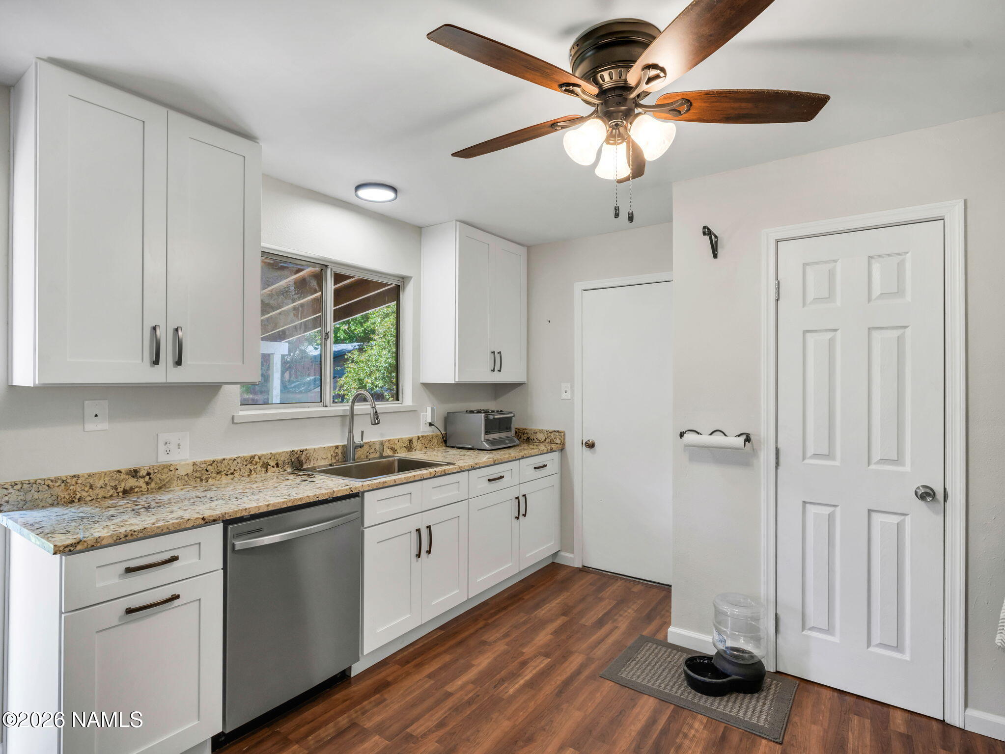 1727 North Deer Crossing Road Flagstaff, AZ 86004 - Photo 6 of 35 Kitchen