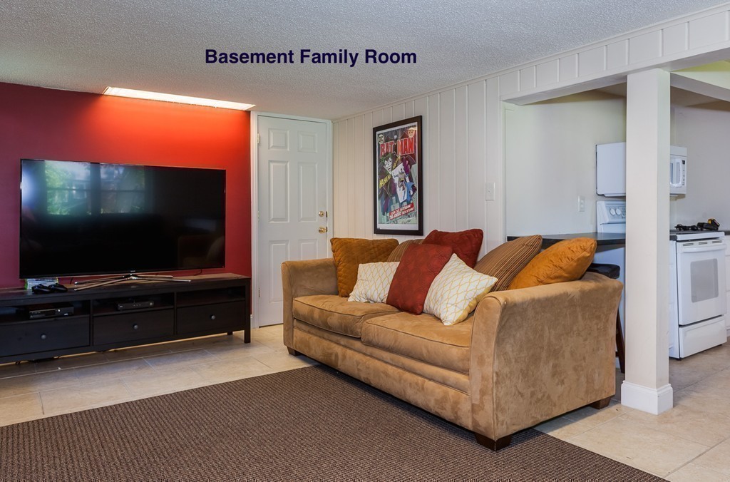 28 Lexington Road Longmeadow, MA 01106 - Photo 23 of 30 Gallery Image 23