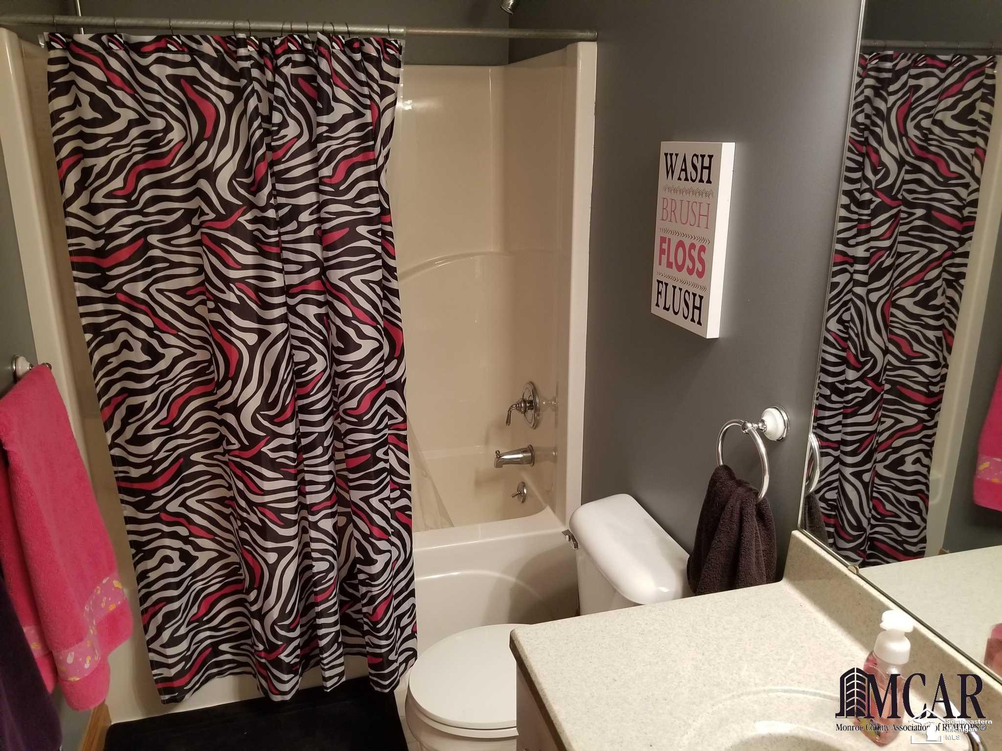 184 West Labo Road Carleton, MI 48117 - Photo 10 of 31 21453950-9.JPG