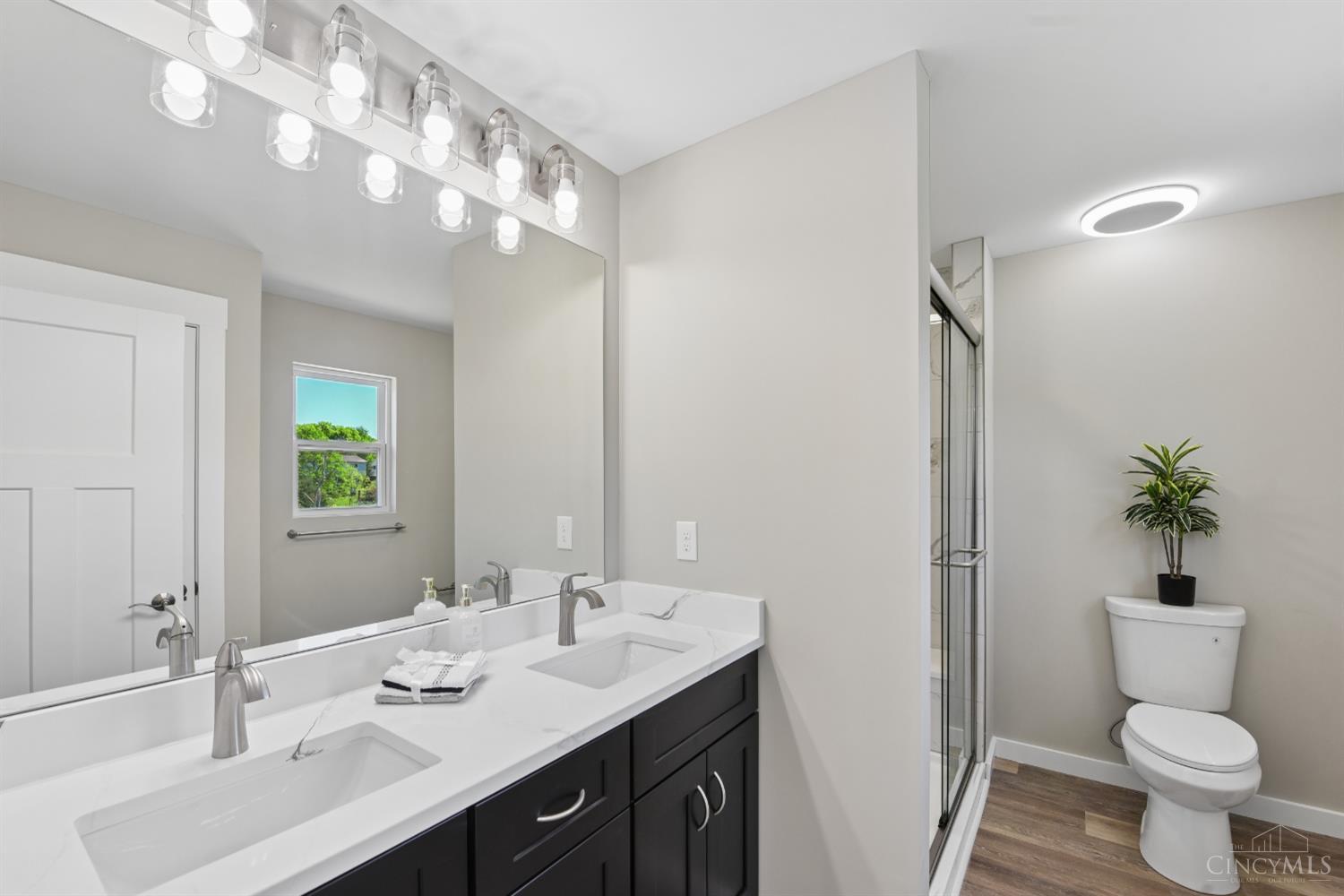 1115 Compton Road Cincinnati, OH 45231 - Photo 29 of 47