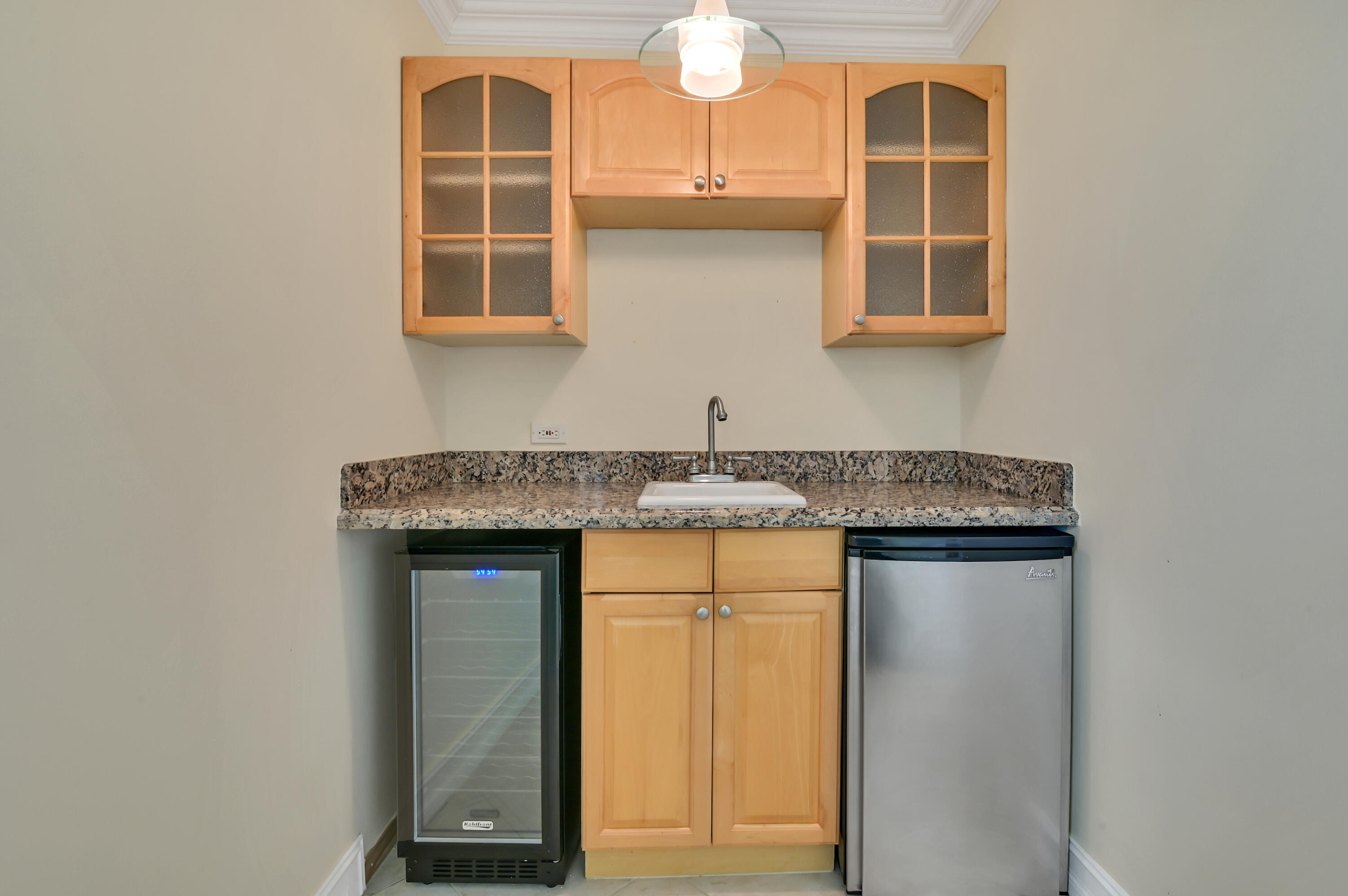 5260 Northwest 2nd Avenue, Unit 301 Boca Raton, FL 33487 - Photo 13 of 39 10 Bed room 02