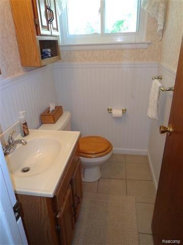 32321 Kelly Road Fraser, MI 48026 - Photo 11 of 23 DSC00372 (Small).JPG