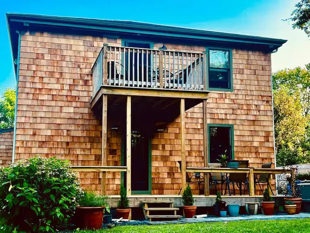 $3,200 | 2 E Boulevard, Unit 2, Middletown, RI 02842