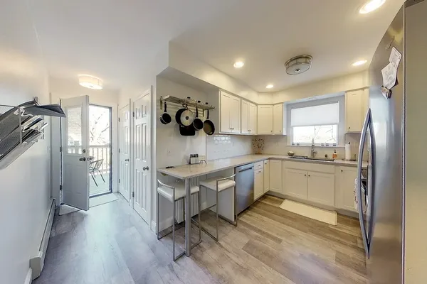 $3,200 | 2 E Boulevard, Unit 2, Middletown, RI 02842