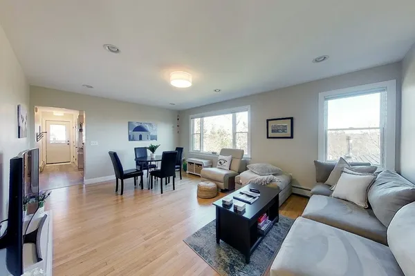 $3,200 | 2 E Boulevard, Unit 2, Middletown, RI 02842