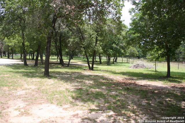 718 Cherry Ridge Floresville, TX 78114 - Photo 18 of 26