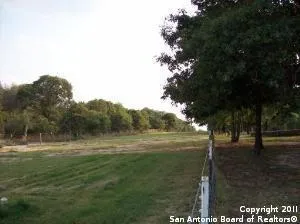 $2,000 | 718 Cherry Ridge, Floresville, TX 78114