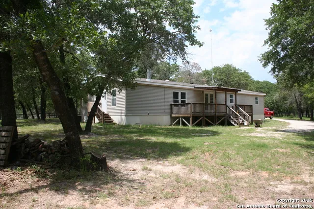 $2,000 | 718 Cherry Ridge, Floresville, TX 78114