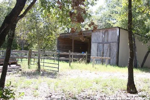 $2,000 | 718 Cherry Ridge, Floresville, TX 78114