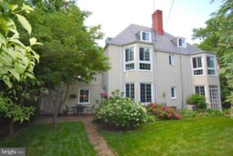 7700 Glendale Road Chevy Chase, MD 20815 - Photo 2 of 2 Back yard