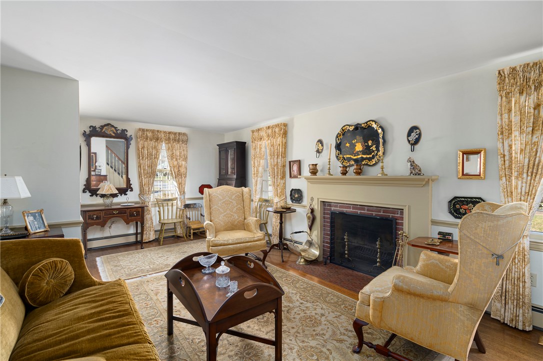 106 Sagamore Road Cranston, RI 02920 - Photo 14 of 43 Fireplace Living Room