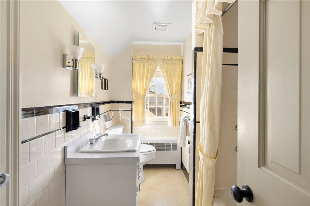 106 Sagamore Road Cranston, RI 02920 - Photo 23 of 43 2nd Floor full bathroom