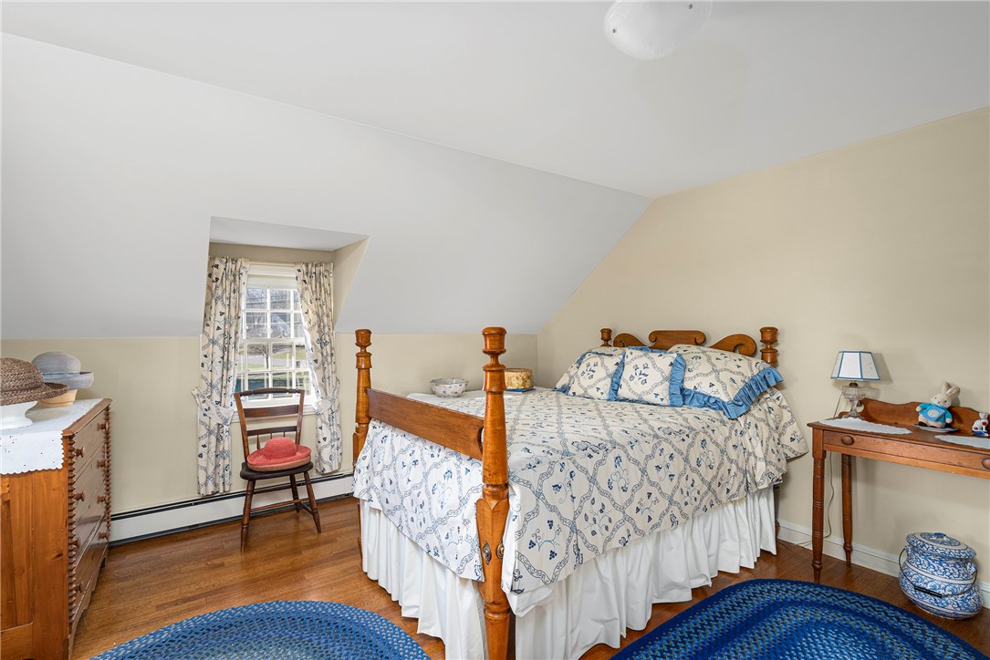 106 Sagamore Road Cranston, RI 02920 - Photo 25 of 43 2nd Level Bedroom