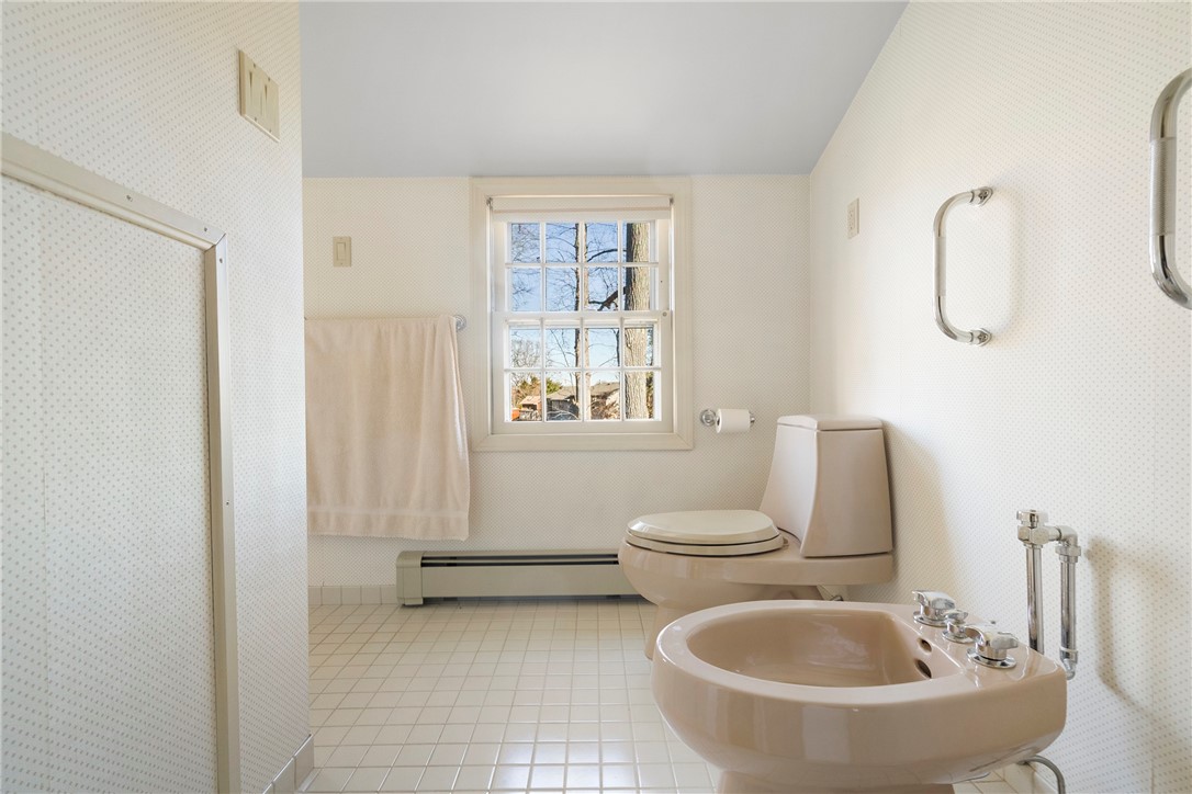 106 Sagamore Road Cranston, RI 02920 - Photo 27 of 43 2nd Level Full Bathroom