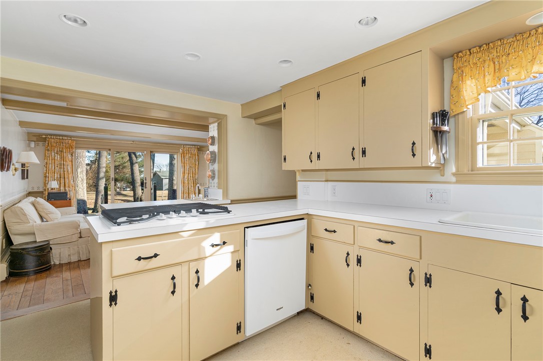 106 Sagamore Road Cranston, RI 02920 - Photo 10 of 43 Kitchen Looking into Family room