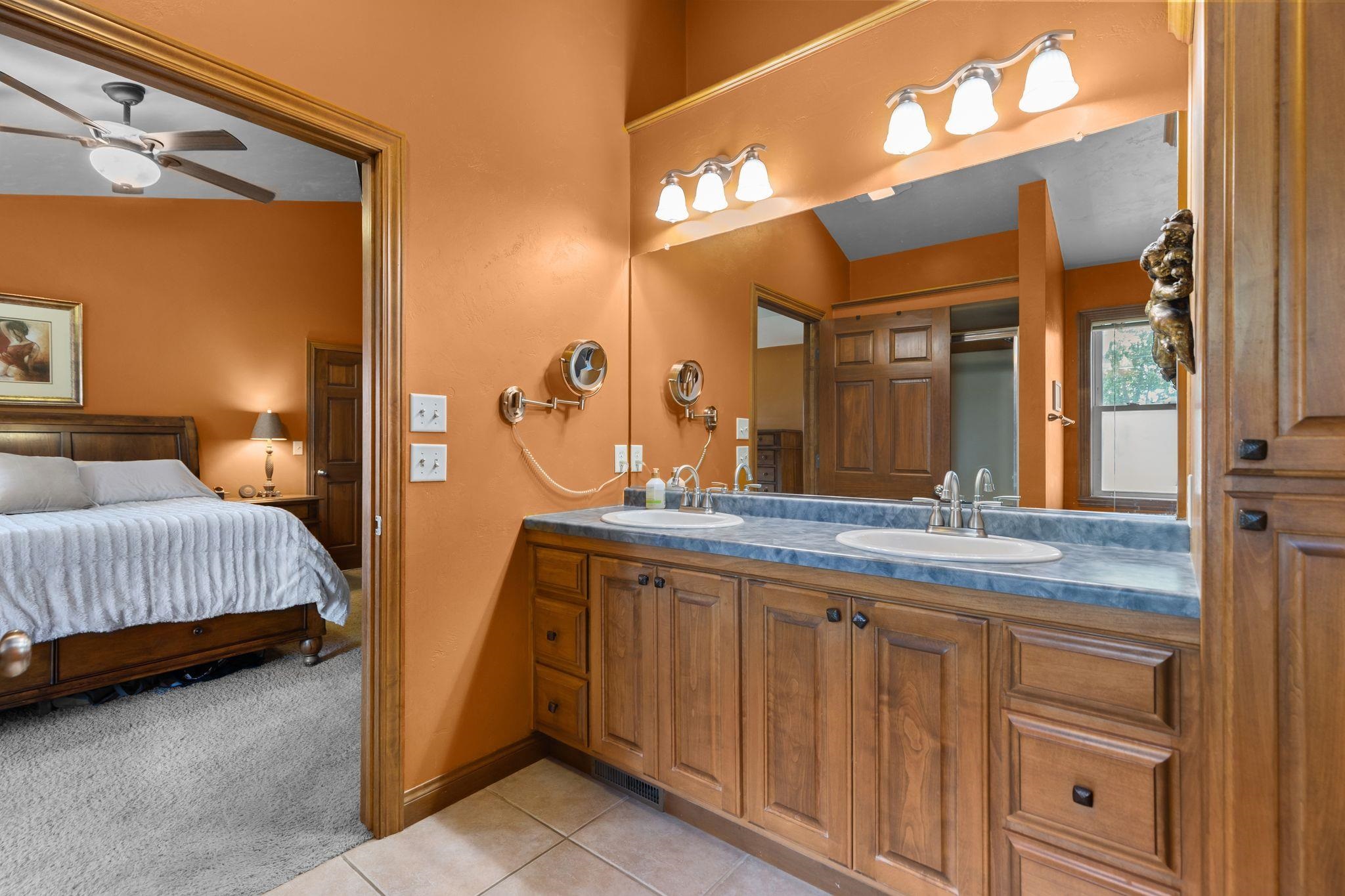 477 Dalton Road Neenah, WI 54956 - Photo 18 of 35