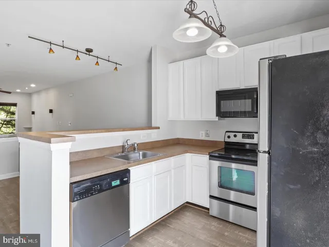 $2,650 | 42522 Mayflower Terrace, Brambleton, VA 20148