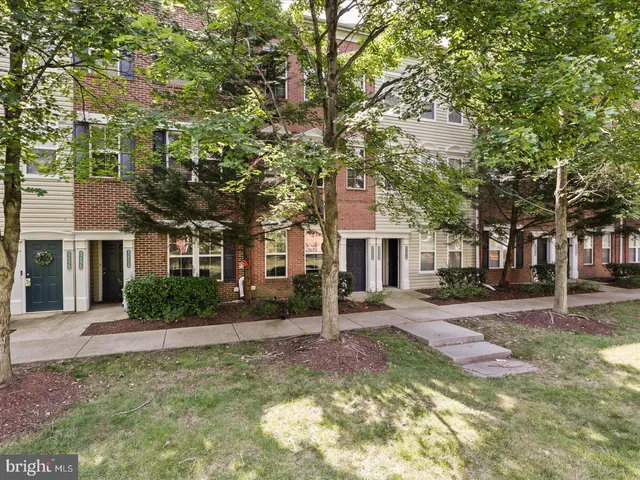 $2,650 | 42522 Mayflower Terrace, Brambleton, VA 20148