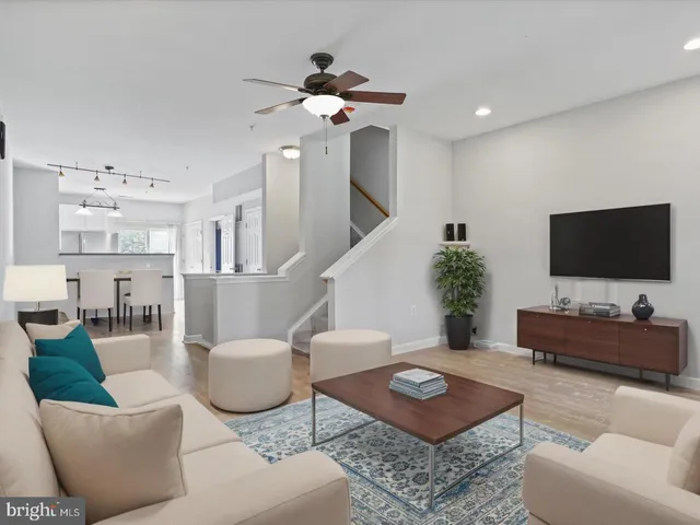 $2,650 | 42522 Mayflower Terrace, Brambleton, VA 20148