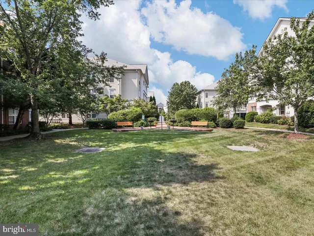 $2,650 | 42522 Mayflower Terrace, Brambleton, VA 20148