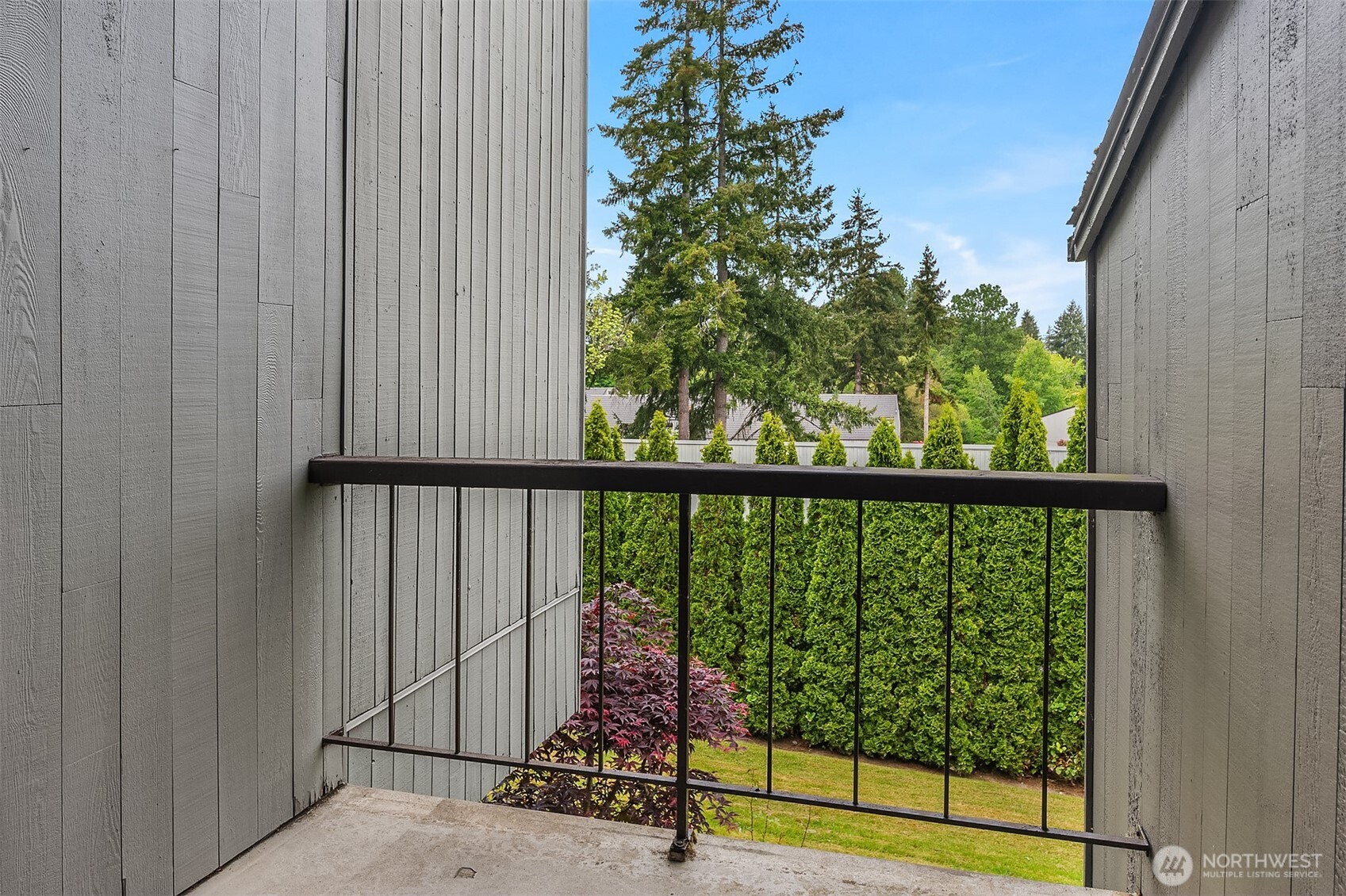 6582 137th Avenue Northeast, Unit 414 Redmond, WA 98052 - Photo 23 of 28 a view of balcony with small garden