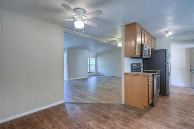 $1,495 | 13904 Anchor Court, Willis, TX 77318