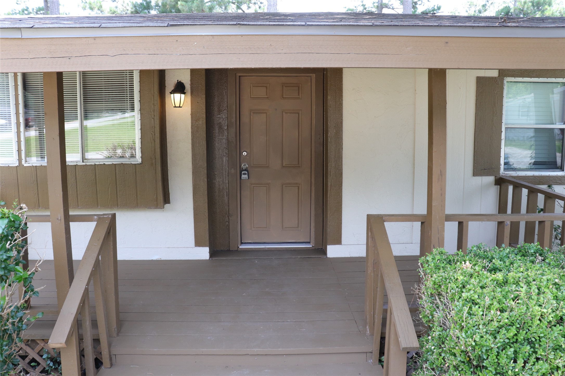 13904 Anchor Court Willis, TX 77318 - Photo 3 of 50