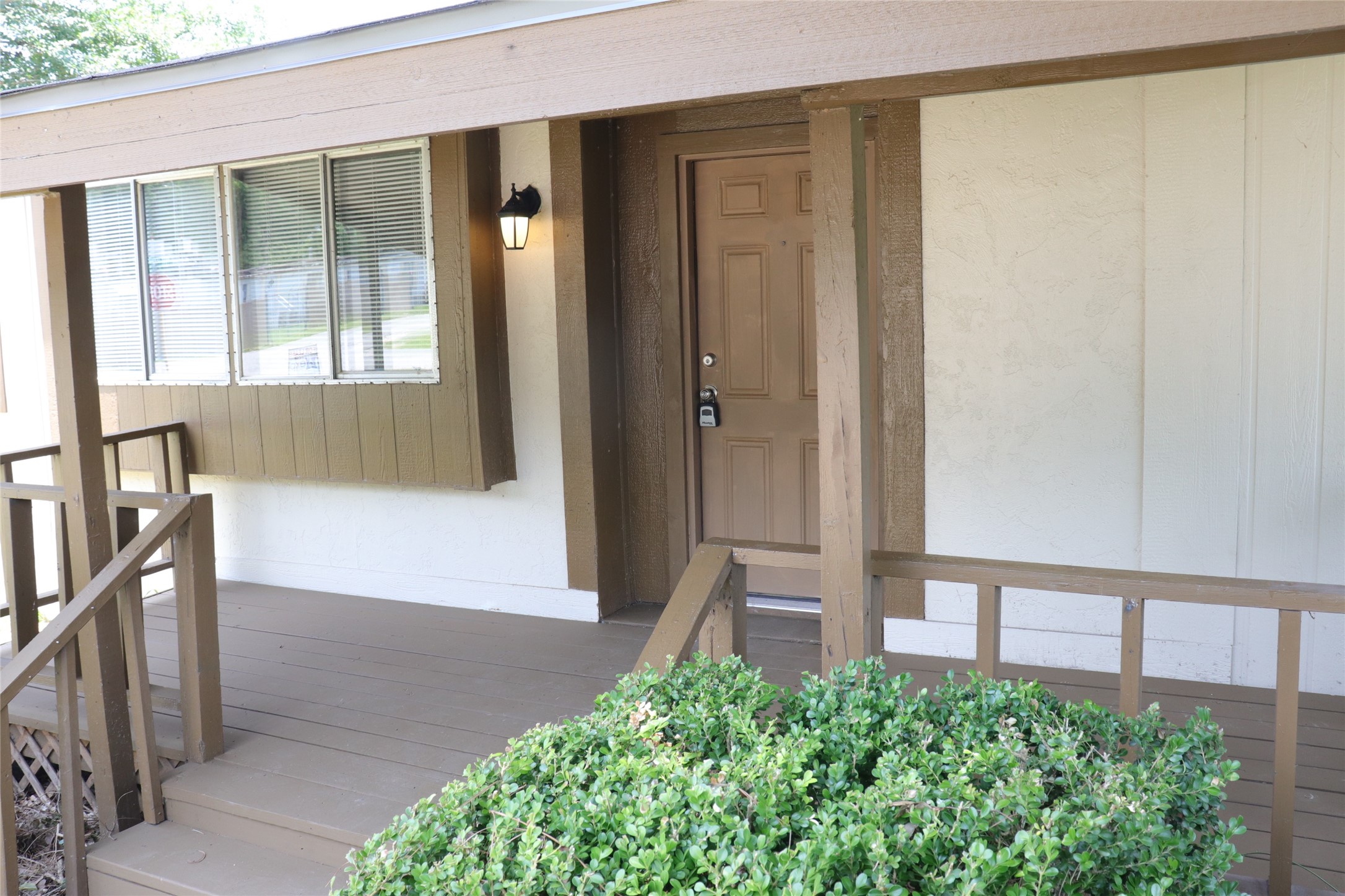 13904 Anchor Court Willis, TX 77318 - Photo 6 of 50