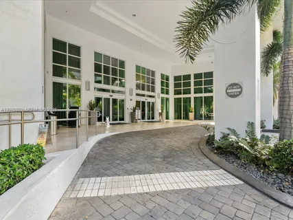$5,400 | 951 Brickell Avenue, Unit 2011, Miami, FL 33131