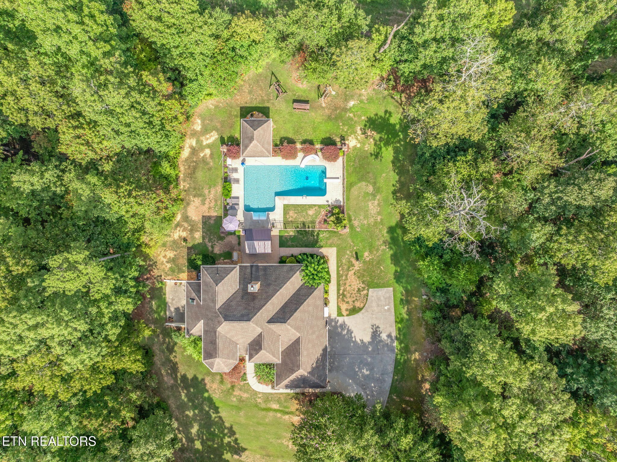 2572 Little Valley Road Loudon, TN 37774 - Photo 4 of 57 a view of yard