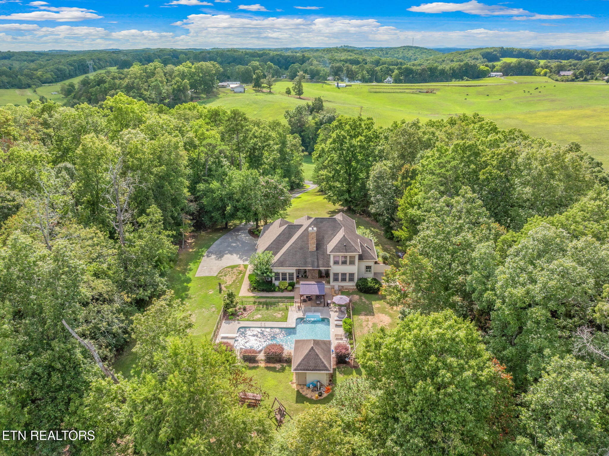 2572 Little Valley Road Loudon, TN 37774 - Photo 45 of 57 a view of a city with ocean view