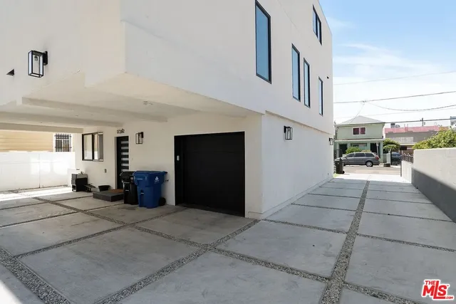 $4,125 | 1726 Menlo Avenue, Los Angeles, CA 90006