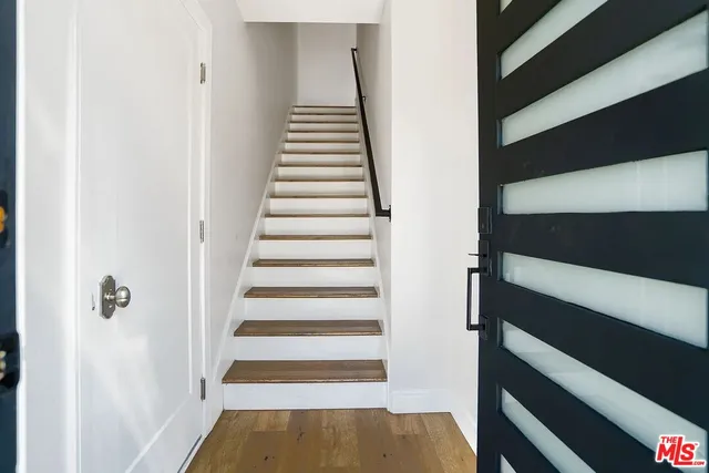 $4,125 | 1726 Menlo Avenue, Los Angeles, CA 90006