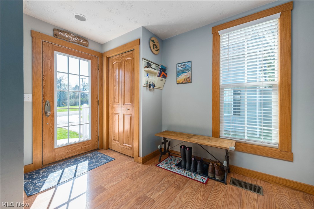 686 Perry Street Vermilion, OH 44089 - Photo 5 of 49