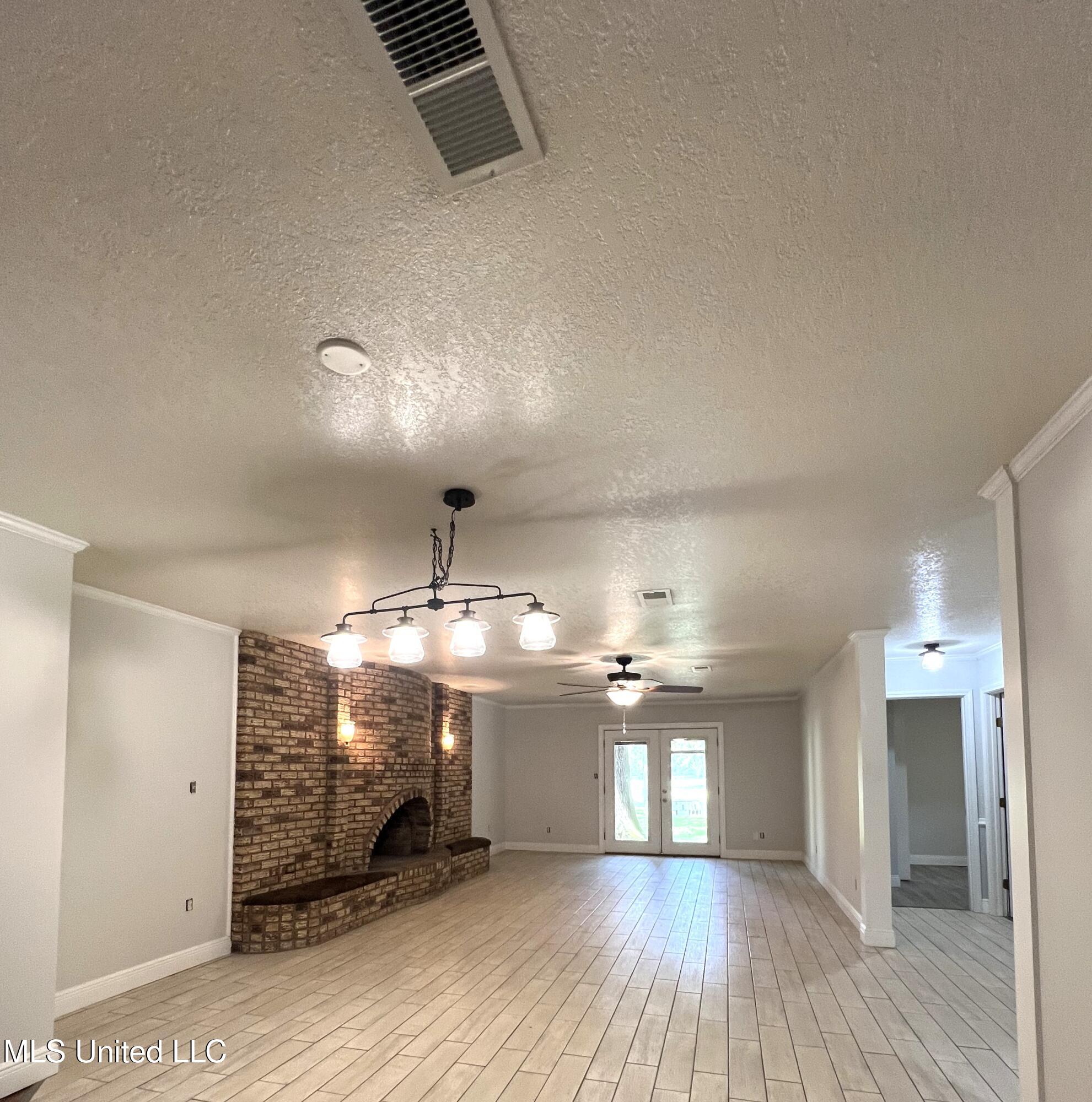 15720 Cook Road Biloxi, MS 39532 - Photo 2 of 15 15720 Cook Rd 11