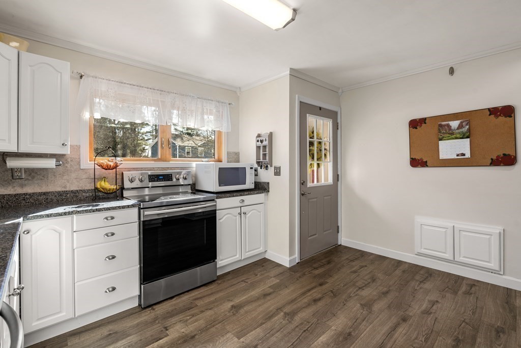 6 Granby Road Natick, MA 01760 - Photo 13 of 31 Gallery Image 13