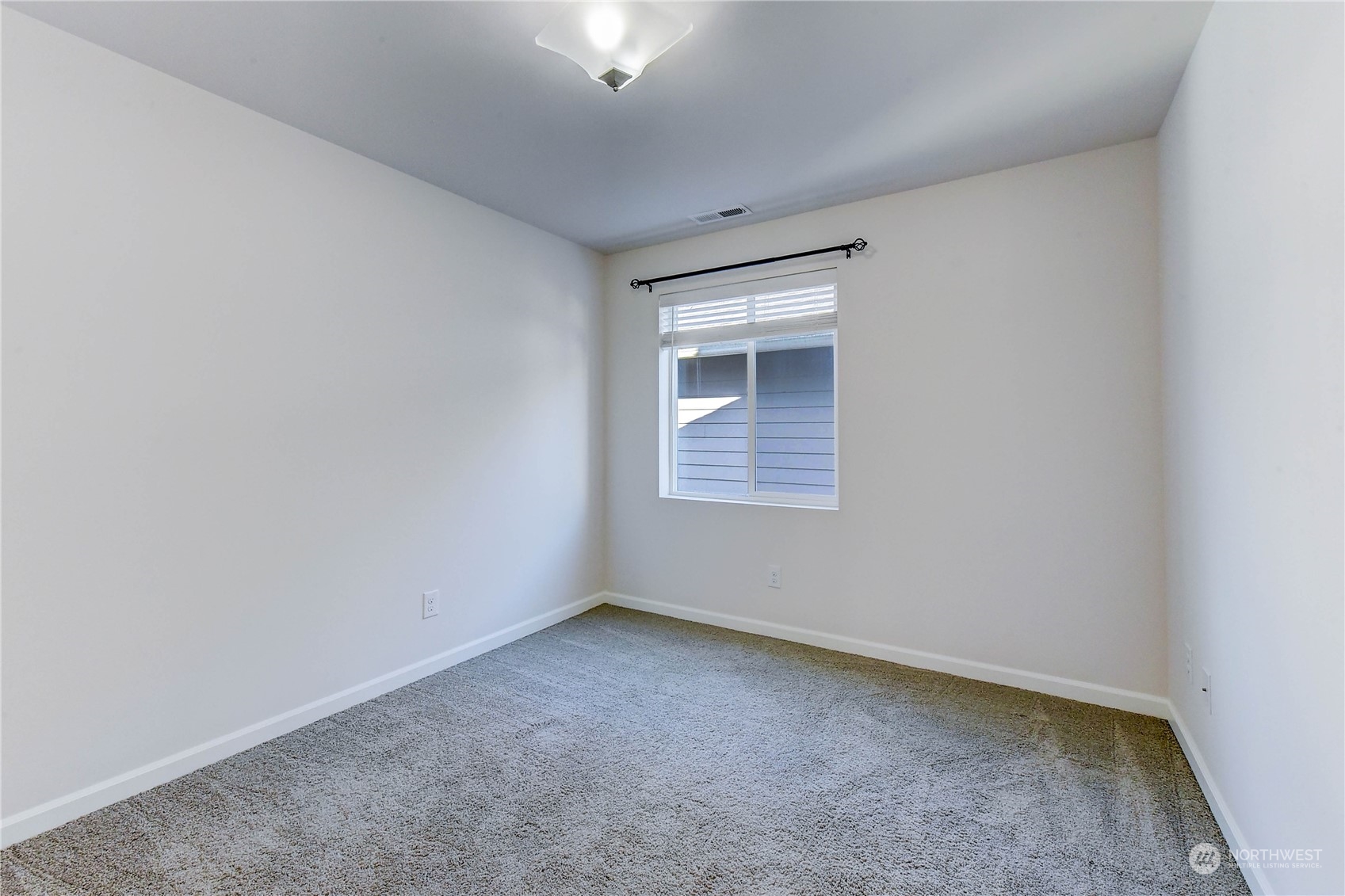 4501 30th Drive Southeast Everett, WA 98203 - Photo 14 of 29 an empty room with a window