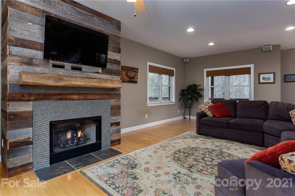 34 Gollum Drive Fairview, NC 28730 - Photo 4 of 32