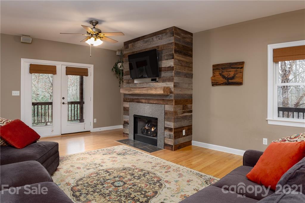 34 Gollum Drive Fairview, NC 28730 - Photo 5 of 32