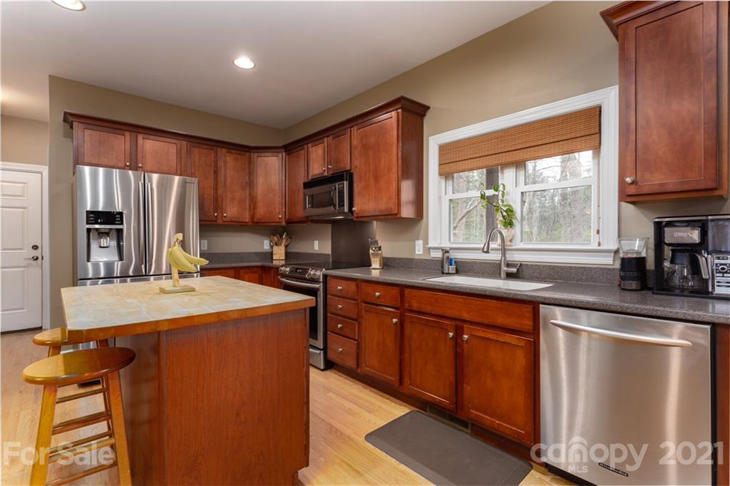 34 Gollum Drive Fairview, NC 28730 - Photo 7 of 32